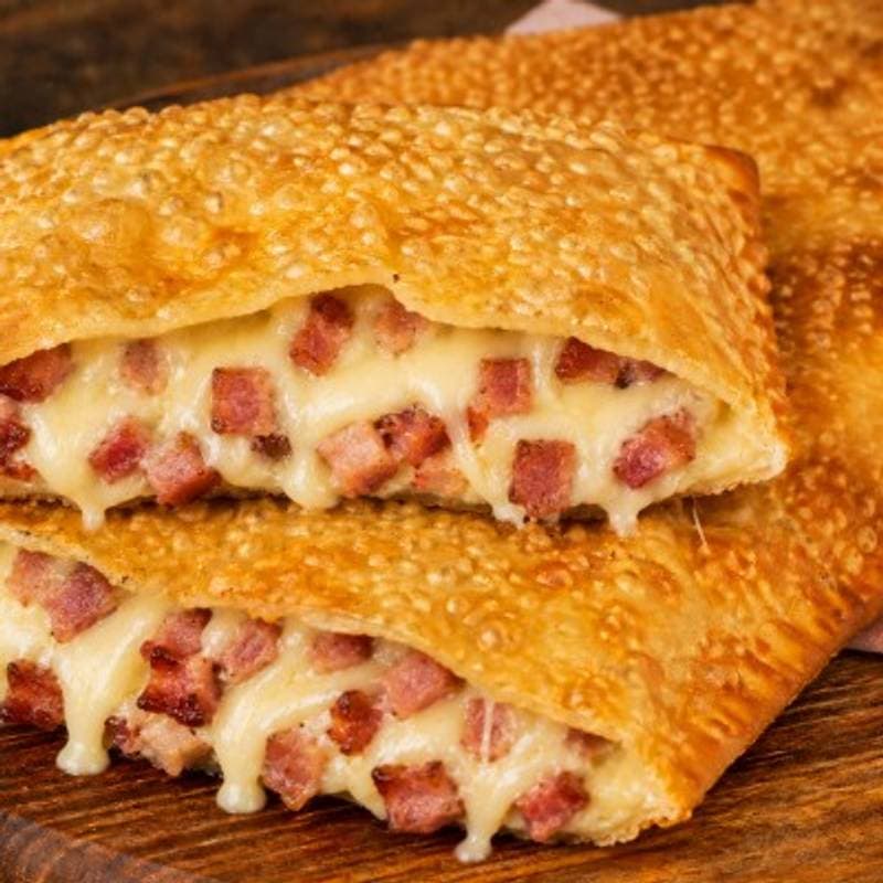 Pastel Executivo de Queijo com Bacon