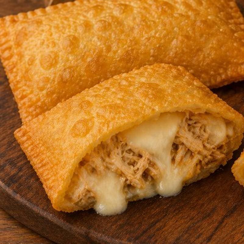 Pastel de Frango com Catupiry