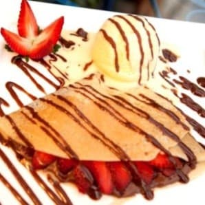 Crepe de Nutella, Morango e Sorvete