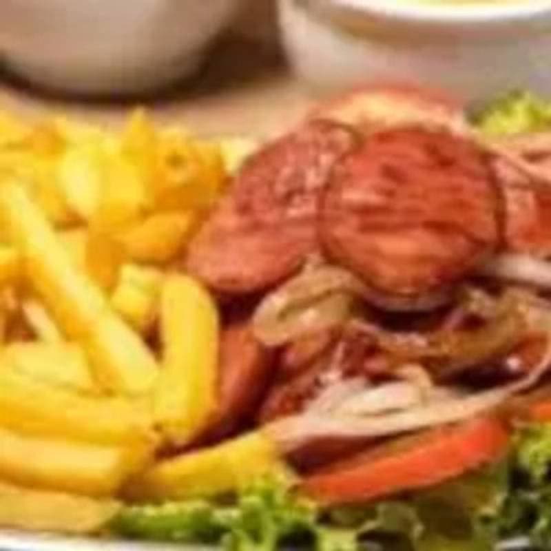Mini porção de calabresa com batata frita