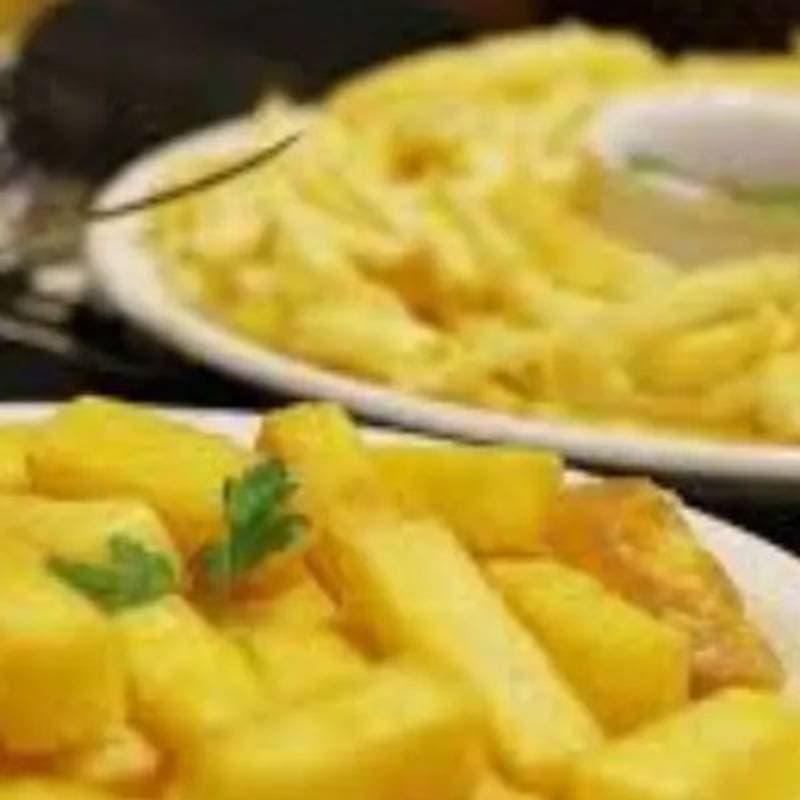 Mini porção de batata frita com polenta frita