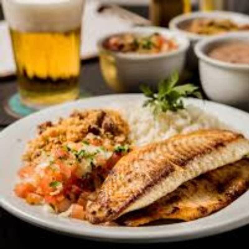 Tilápia Crocante com Molho de Queijo