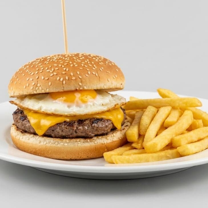 X-Egg Burger c/ Batata Frita