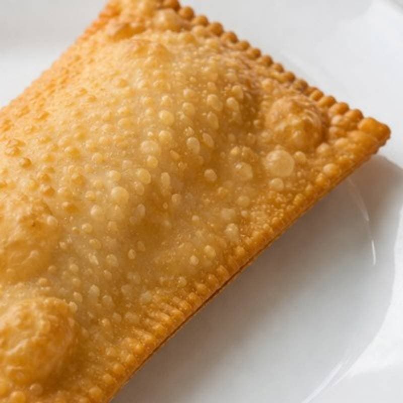 Pastel de Frango com Queijo