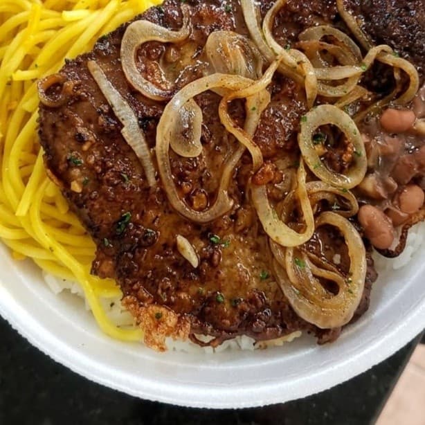 Marmita de Bife Acebolado