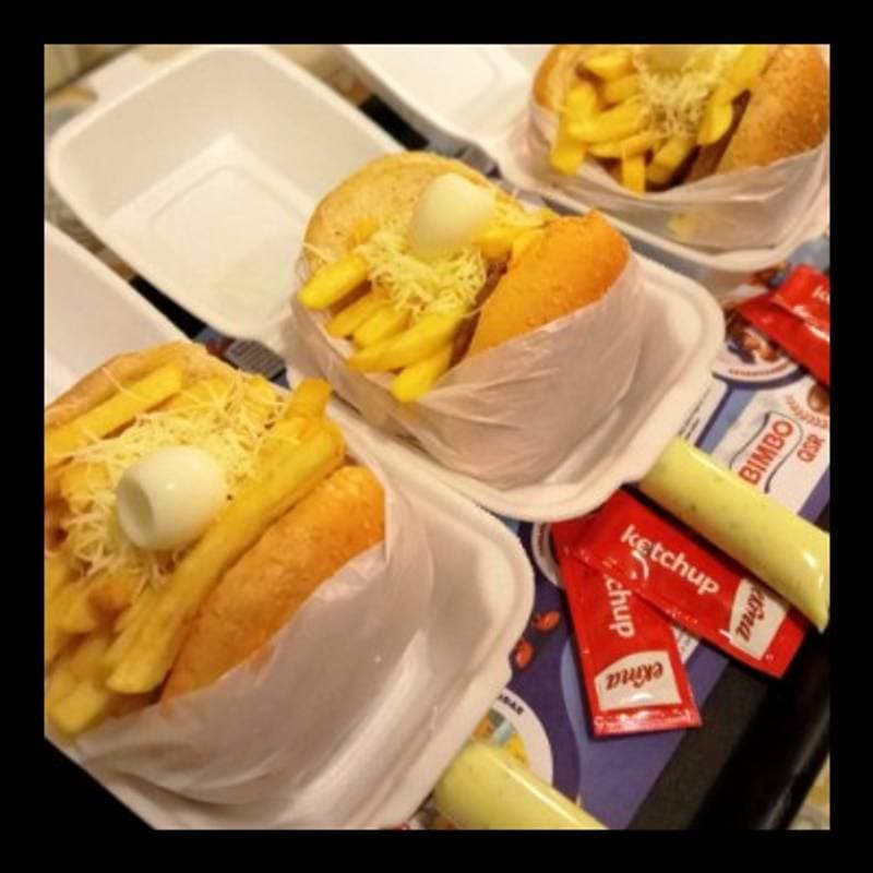 3 Hambúrguer Promocional+Batata frita Completos