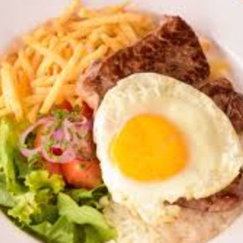 Bife Acebolado com Ovo