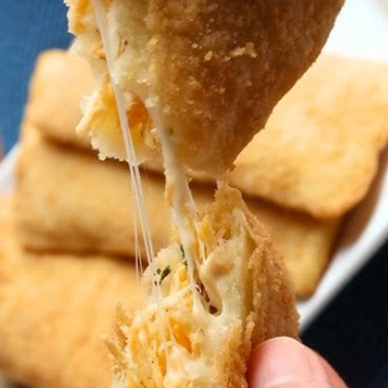 Cigarrete de frango com queijo