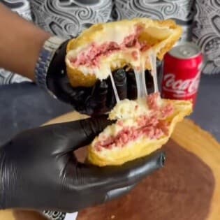 Pastel de Calabresa com Catupiry