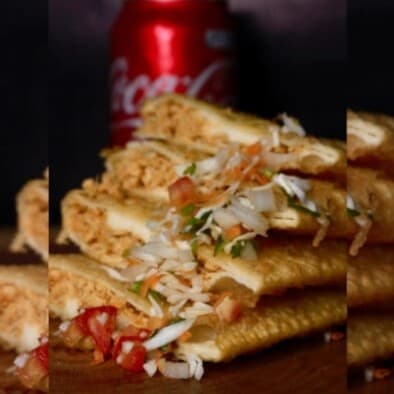 Pastel de Frango com Queijo