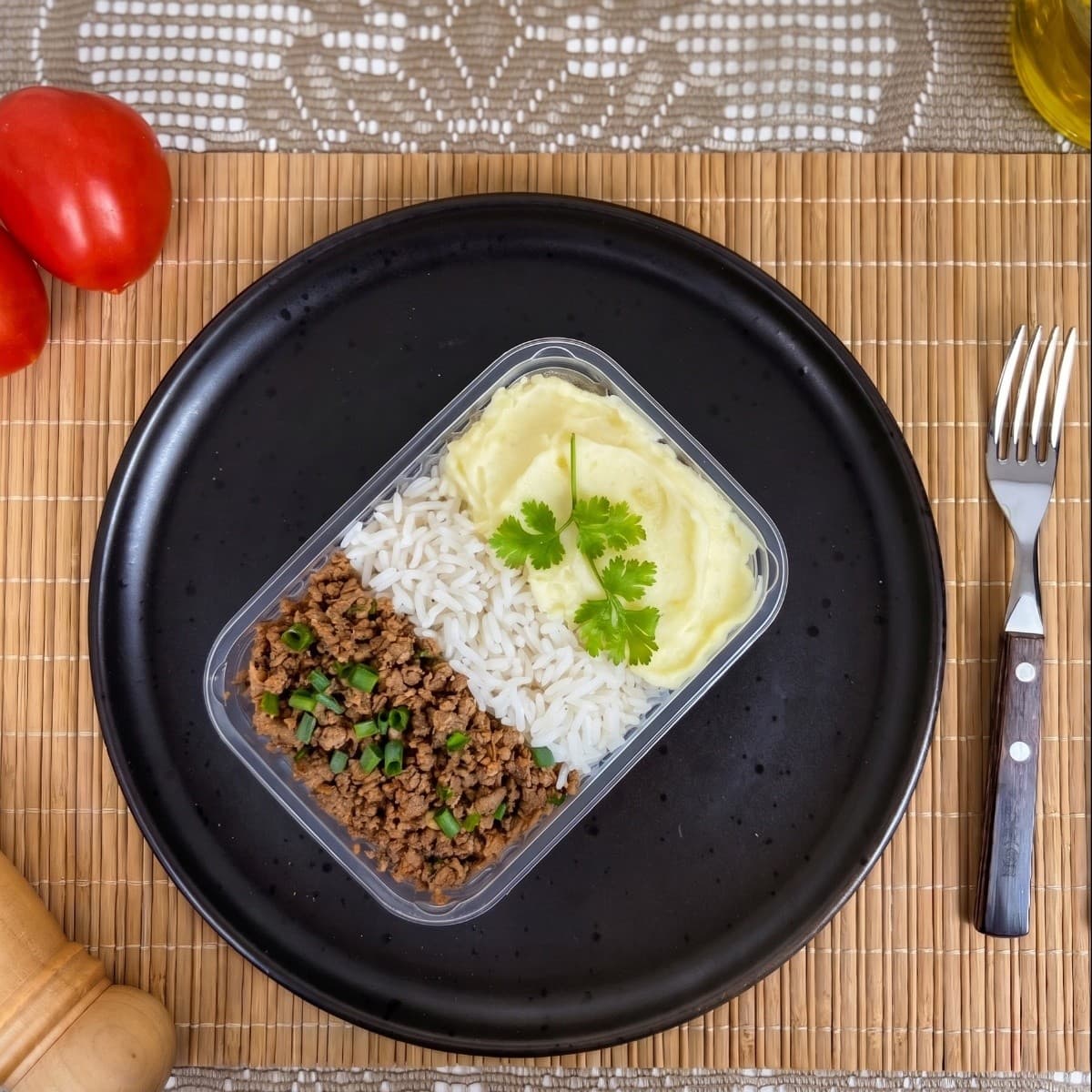 Patinho moído com arroz e purê de batata inglesa (300g)