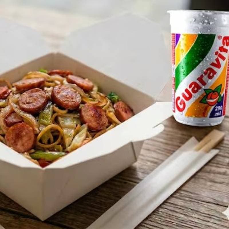 Yaki de calabresa, frango ou frango com calabresa) 300g + guaravita gelado.