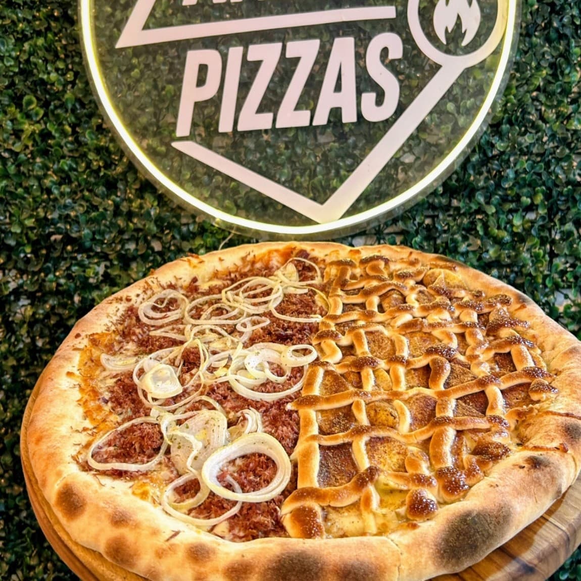 Pizza GG + refri grátis e borda recheada.